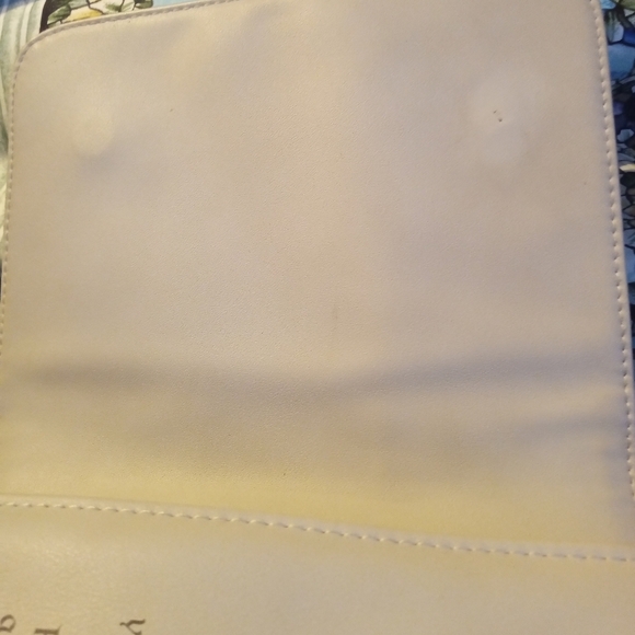 BEWITCHING AND CHARMING TIM BUTTONS NIGHTMARE BEFORE CHRISTMAS PURSE - Picture 11 of 11